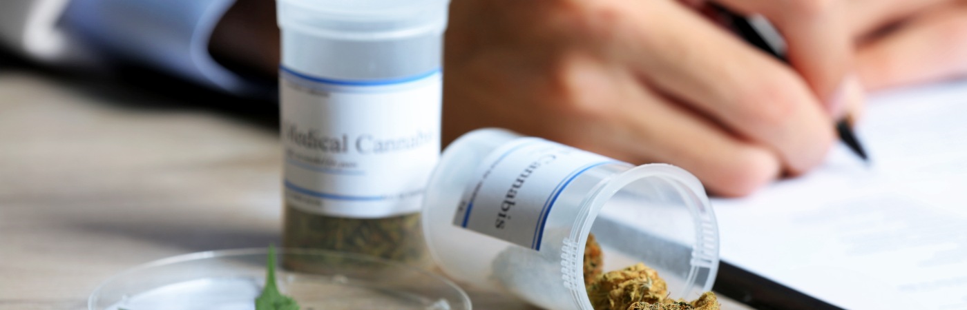 Doctor prescribing cannabis