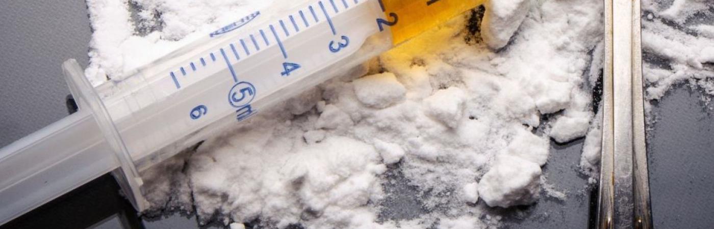 abusing prescription opioid painkillers may lead to heroin use