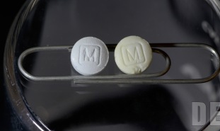 Authentic and fake oxycodone